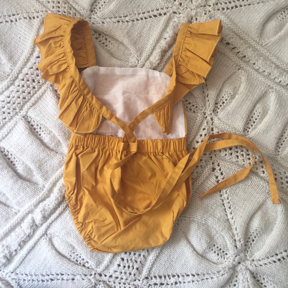 NWT Ruffle Romper - Picture 3 of 4